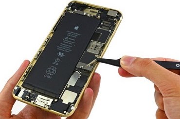 Замена аккумуляторной батареи на iPhone 7