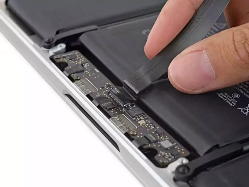 Замена аккумулятора MacBook Pro 15" (A1707)