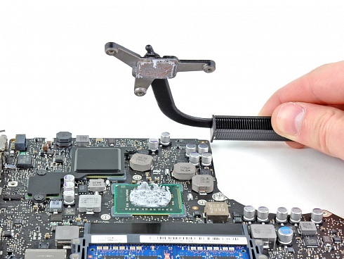 Сервисная чистка и замена термопасты MacBook Pro 13" (A1706)