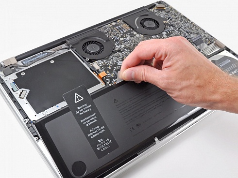 Замена аккумулятора MacBook Pro 15" (A1990)